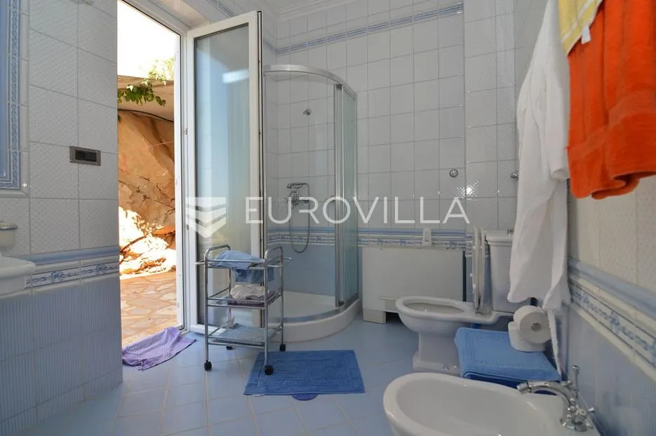 krk, stara baška, ekskluzivna vila u stijeni 450 m², panoramski pogled na more - slika 11