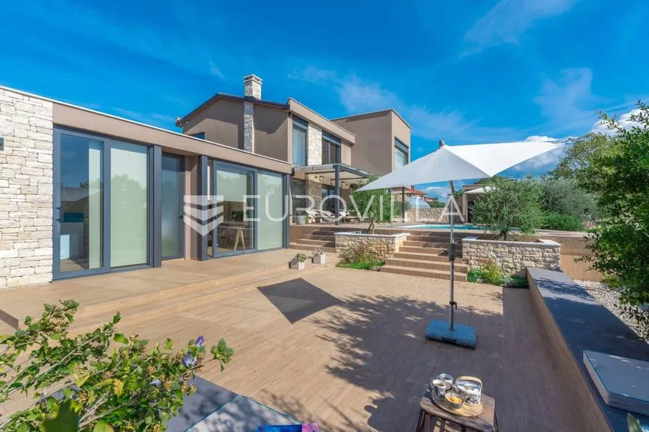 istra, umag, prekrasna vila s bazenom, 156 m² - slika 2