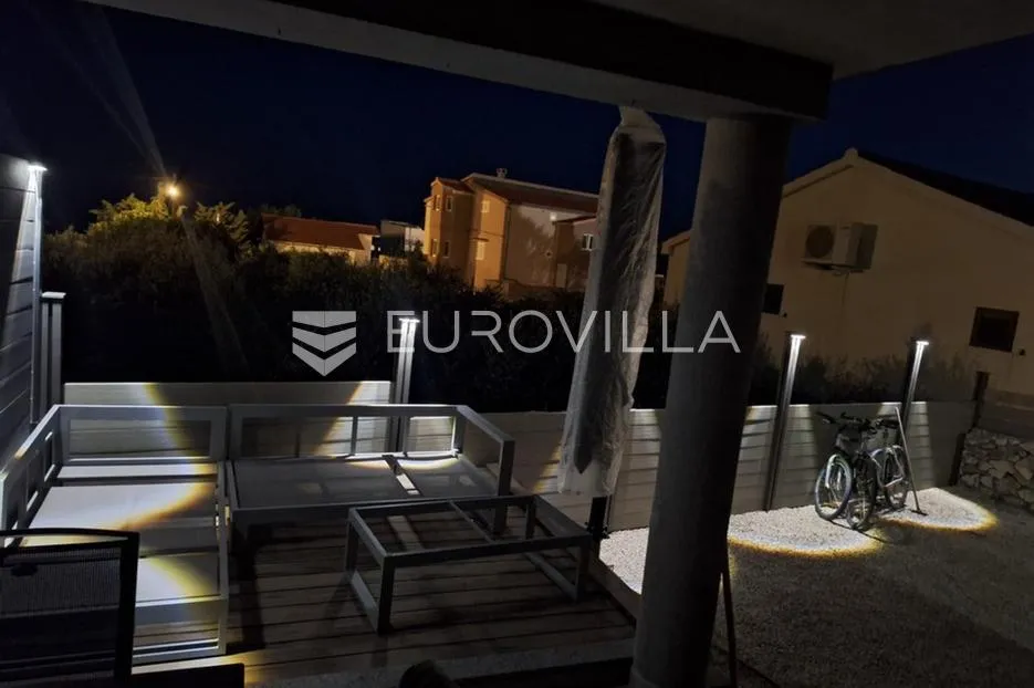 vir, apartman u prizemlju s terasom i vrtom - slika 9