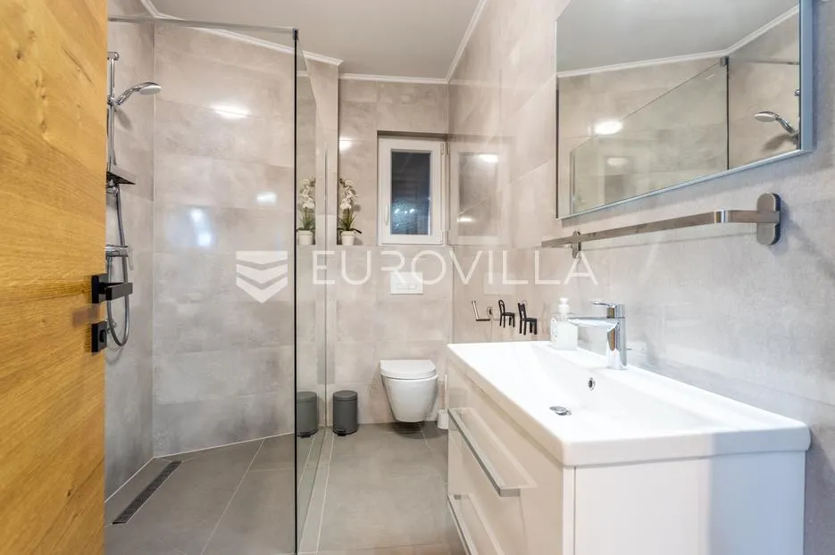 milna, uvala osibova, kuća s bazenom i pogledom na more ukupne površine 318 m² - slika 15