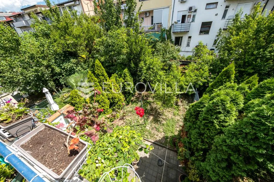 zagreb, trešnjevka, kuća u nizu s vrtom i iznimnim potencijalom, vrhunska lokacija - slika 12