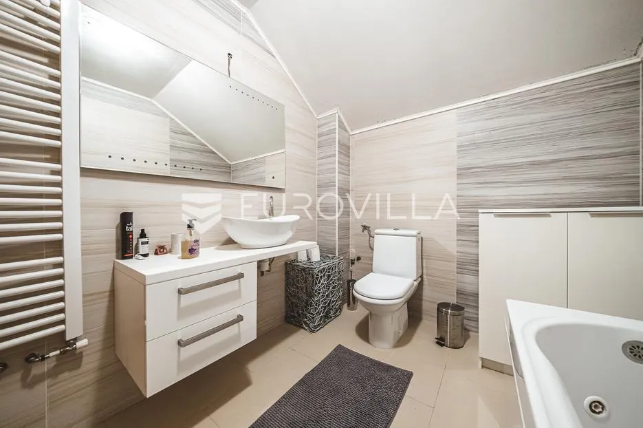 samobor okolica, donji desinec, moderna kuća 280 m2 na atraktivnoj lokaciji - slika 9