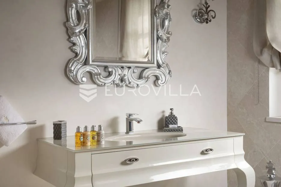 vabriga, raskošna vila od 302 m2 sa prekrasnim vrtom - slika 13
