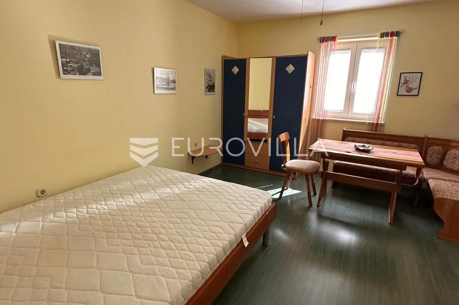 senj, kuća 200 m² s dva odvojena stana na lokaciji blizu mora - slika 15