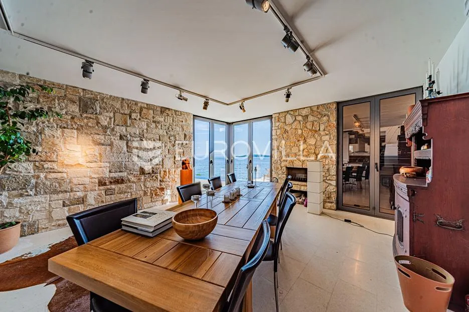otok korčula, vela luka, villa prvi red uz more - slika 19