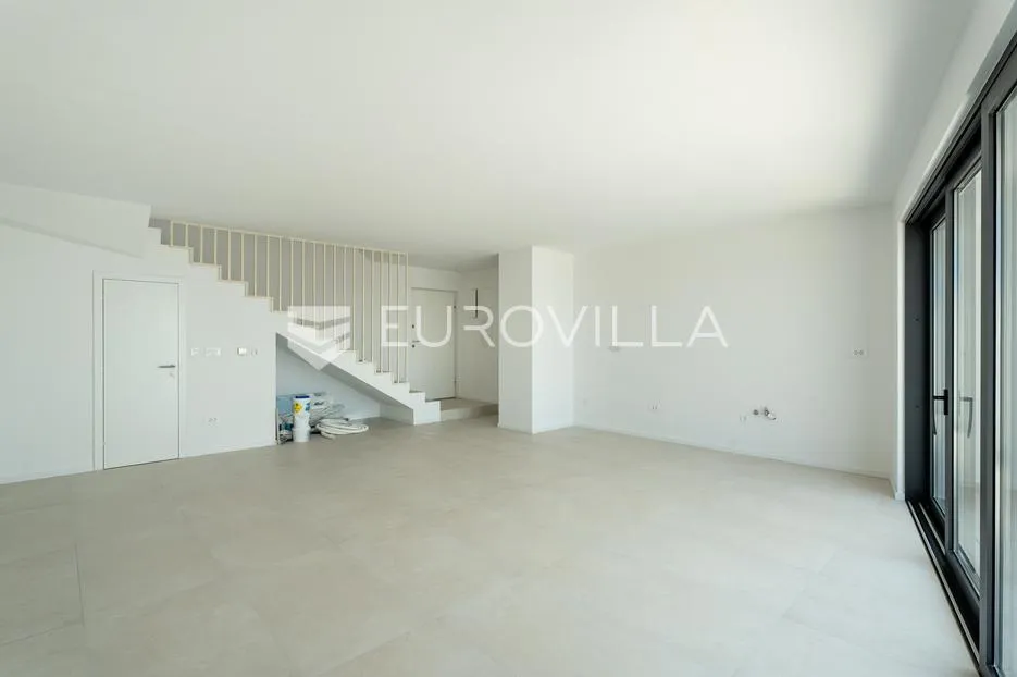 pag, mandre, luksuzno moderna vila 2, u nizu s bazenom i pogledom na more 130 m² - slika 29