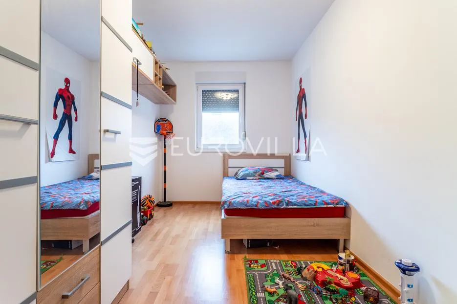 split, žnjan, komforan dvosoban stan u blizini mora - slika 9