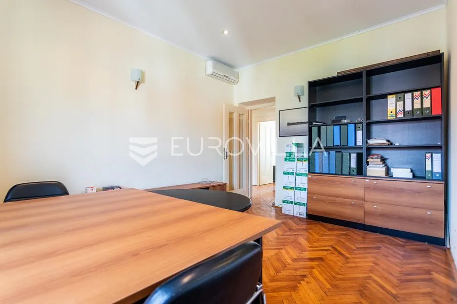 split, bačvice, komforan dvosoban stan površine 67 m² - slika 5