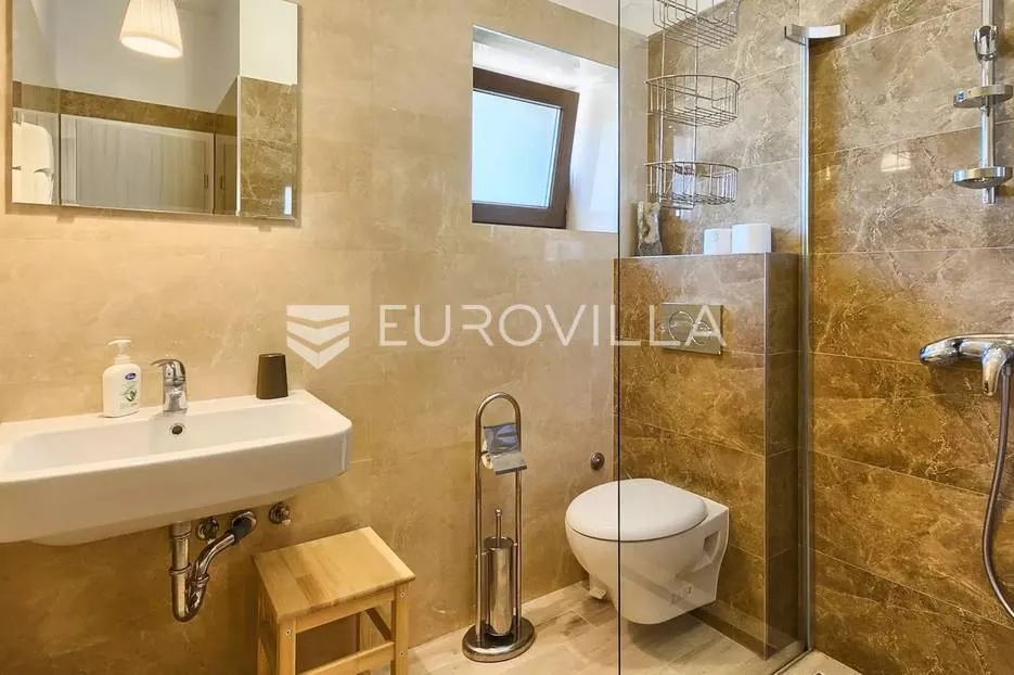 istra, bale, vila s bazenom na imanju od 30.000 m2 u osami - slika 23