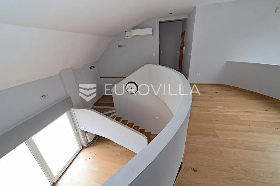 osijek, gornji grad, najam, dvoetažni stan uredi 243 m² zatvorenog prostora - slika 27