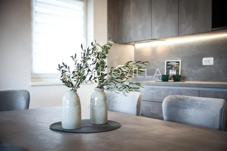 istra, okolica rovinja, predivan namješten dvosoban stan 85 m² 800m od mora - slika 8