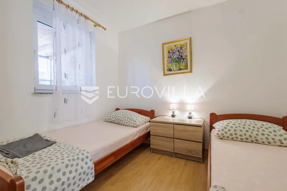 istra, medulin, kuća s dva stana, 100 m od mora - slika 14