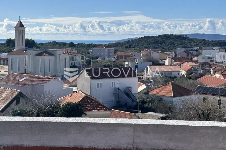 trogir, okrug gornji, apartman s5 na drugom katu površine od 76 m² s krovnom terasom - slika 18