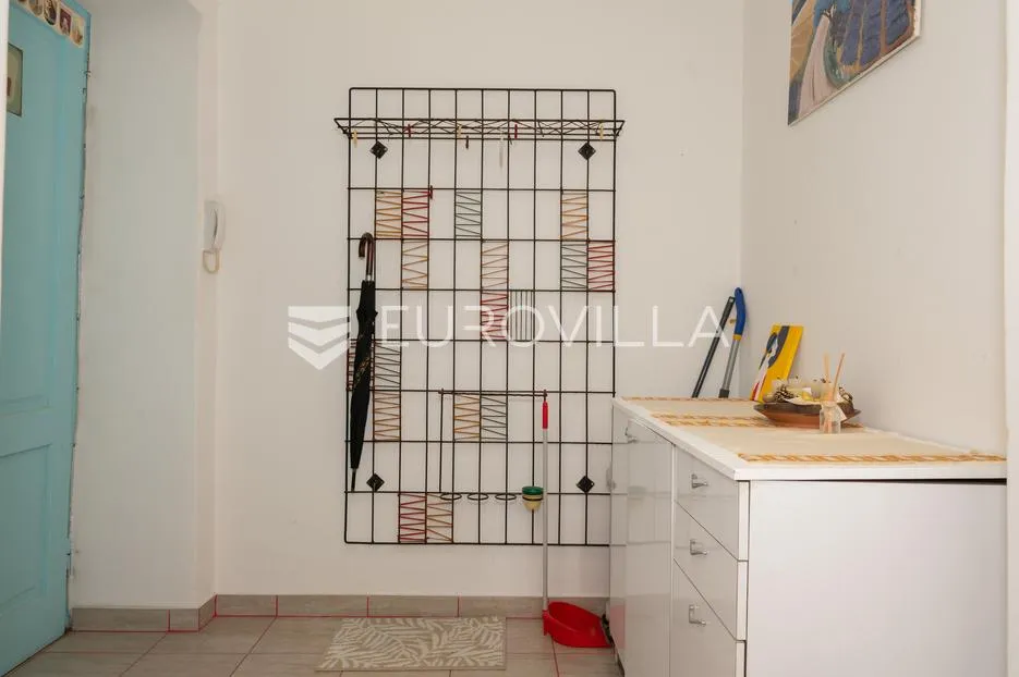 rijeka, centar, uređen trosoban stan 52 m² u blizini svih sadržaja - slika 14