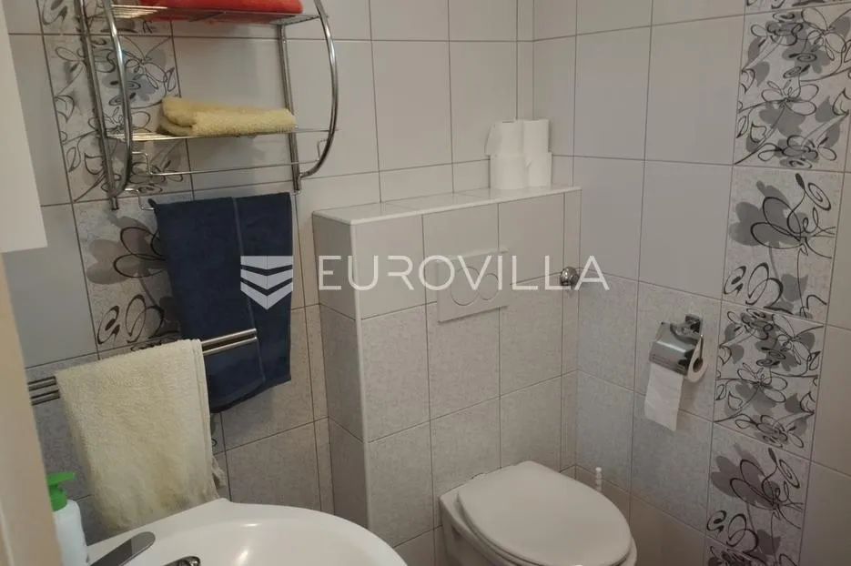 split, žnjan, trosoban stan za najam do 01.06.2026. - slika 7