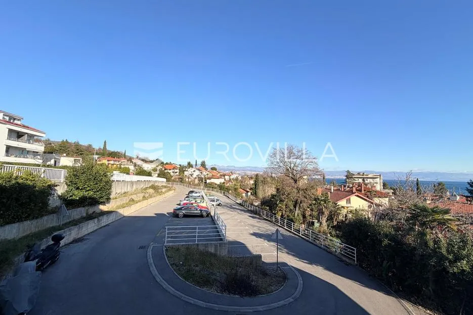 Lovran, NOVOGRADNJA, dvosoban stan, 60 m², 1. kat, parking, blizina centra