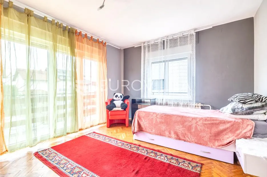 velika gorica, funkcionalna kuća 400 m2 - slika 6