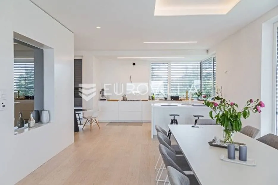 zagreb, pantovčak, luksuzan četverosoban stan s garažom, 280 m² - slika 2