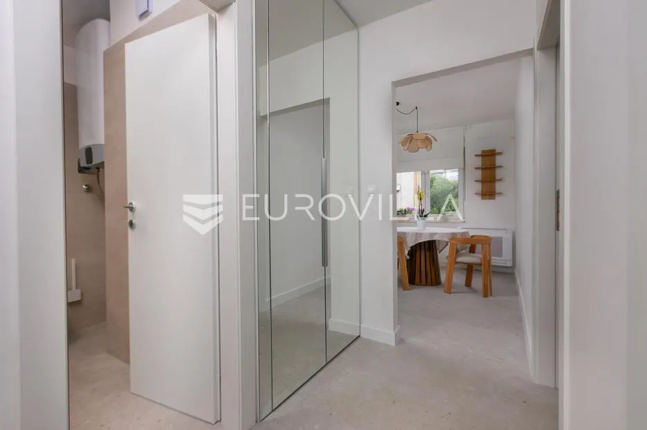 rijeka, donja vežica, potpuno adaptiran i moderno uređen dvosoban stan 49 m² - slika 15
