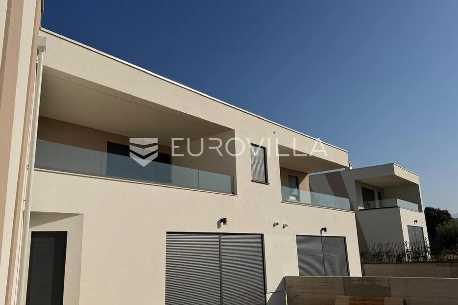 opatija, pobri, dvoetažni stan s vrtom i pogledom na more, ukupne površine 162,29 m² - slika 2