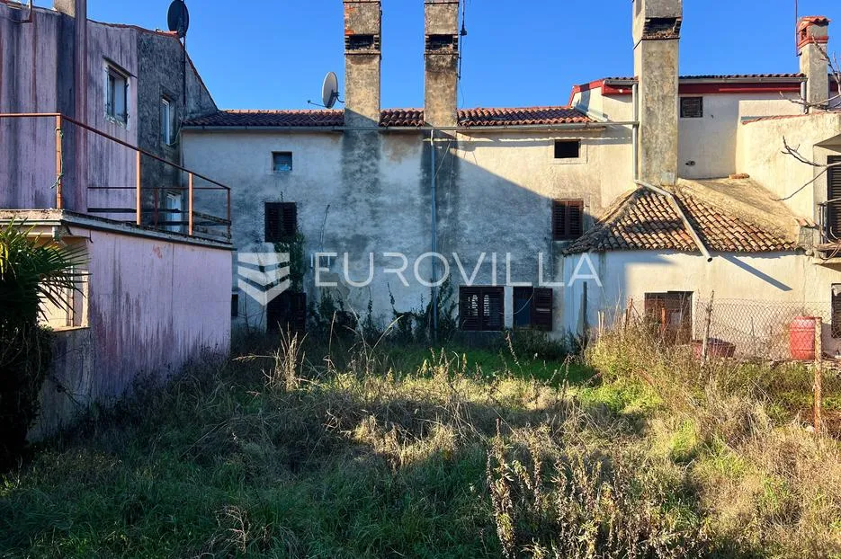 istra, novigrad okolica, kuća u nizu za adaptaciju na mirnoj lokaciji - slika 4