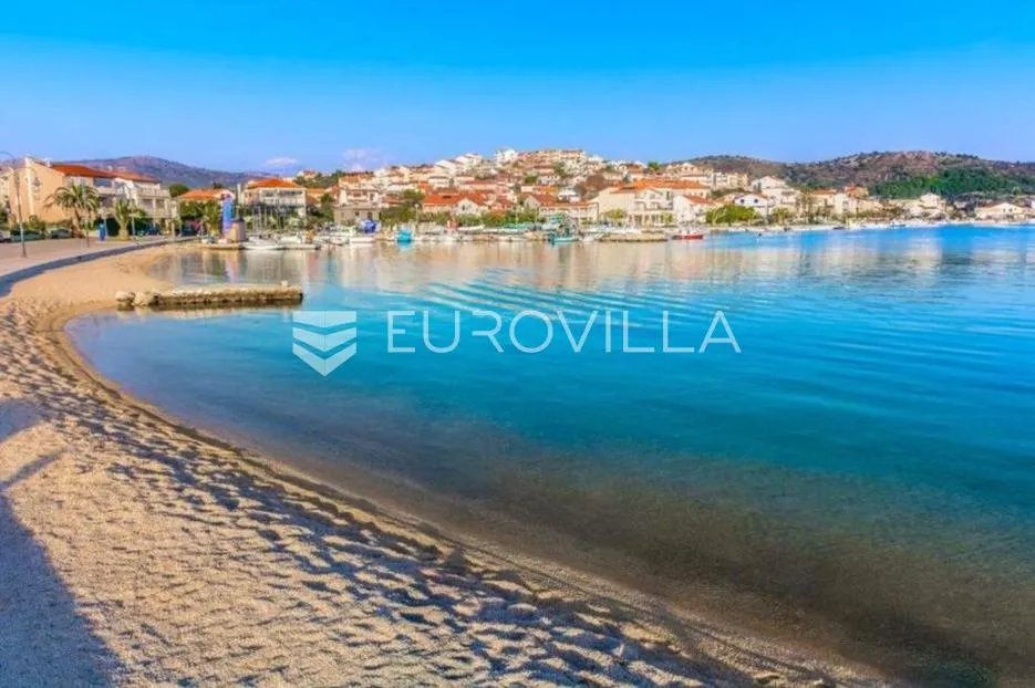 rogoznica, vila s bazenom i pogledom na more, 168 m² - slika 10