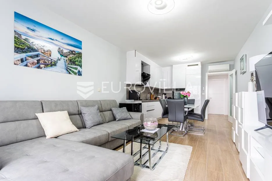 makarska, uređen namješten stan 64,3 m² u novogradnji s pogledom na more - slika 3