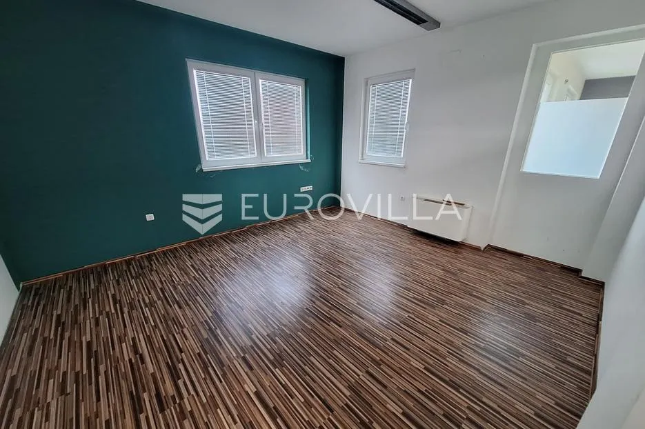 karlovac, ilovac, poslovna zgrada 530 m² s uredima i skladištem, odlična lokacija - slika 8