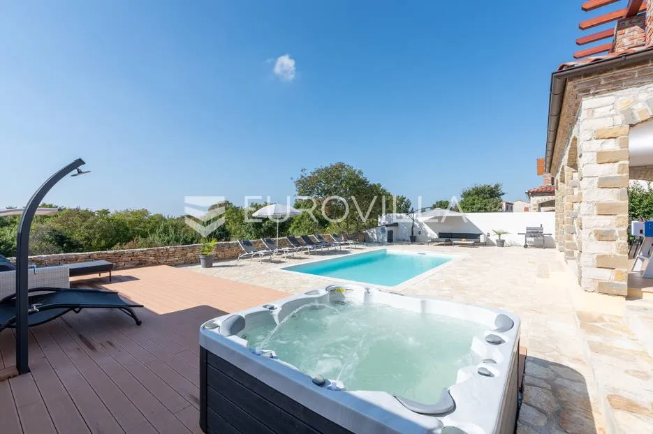 istra, svetvinčenat, prekrasna kamena katnica s bazenom 32 m² i jacuzzijem, 155 m² - slika 46
