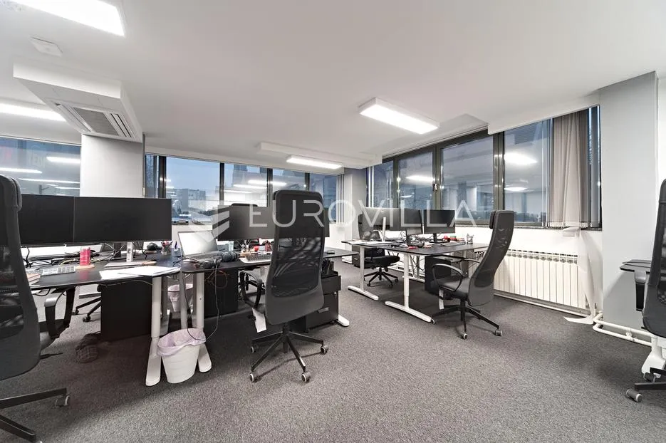osijek, centar, poslovni prostor od 500 m² na tri etaže - slika 5