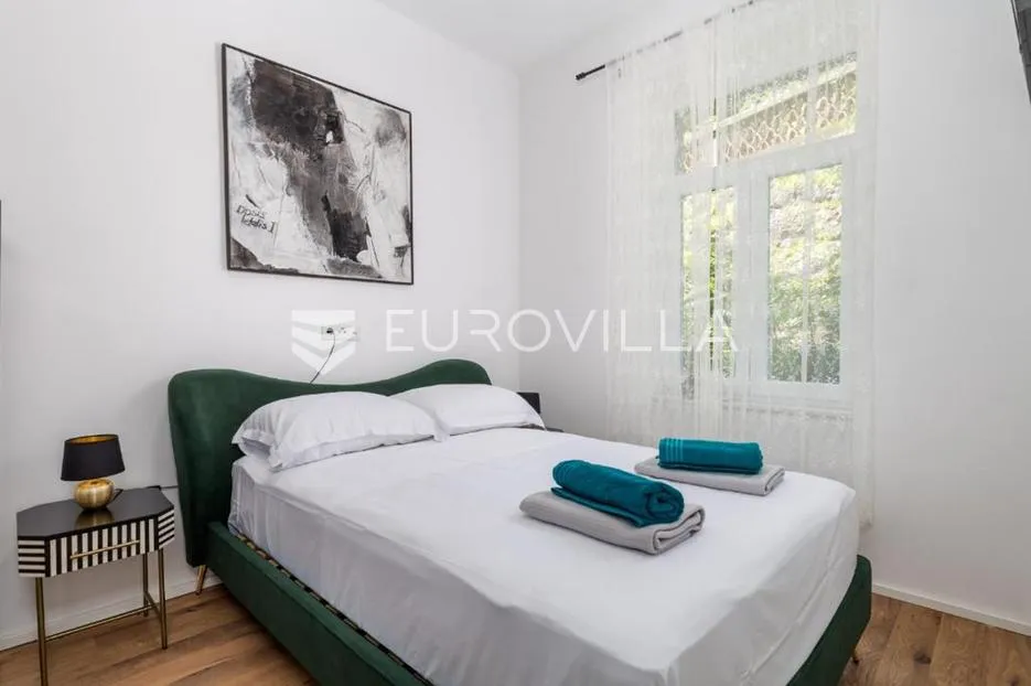 opatija, adaptiran stan 100 m², drugi red do mora, dva balkona - slika 15
