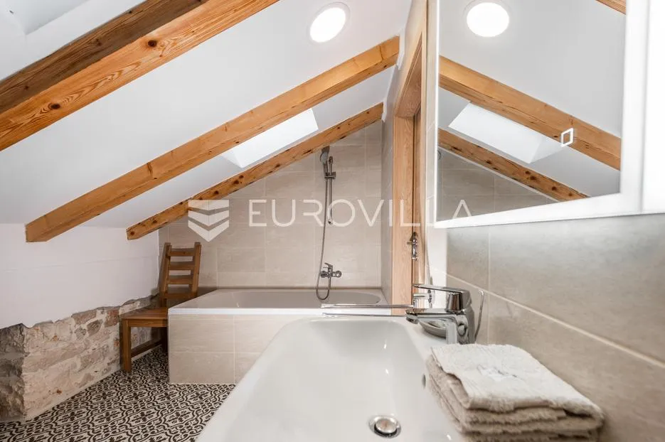 istra, umag, autentična istarska kamena kuća 260 m², okružena zelenilom, 1349 m² okućnice - slika 54