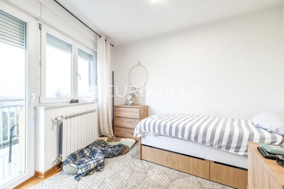 zagreb, medveščak, prostran trosoban stan 68 m² s velikom terasom - slika 4
