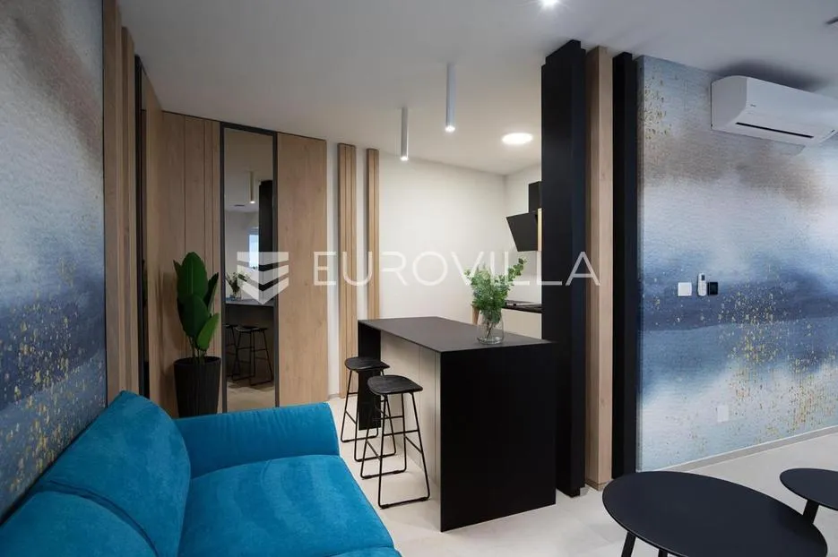 medulin, prekrasna villa od 350 m2, svega 6 m od mora s očaravajućim pogledom - slika 36