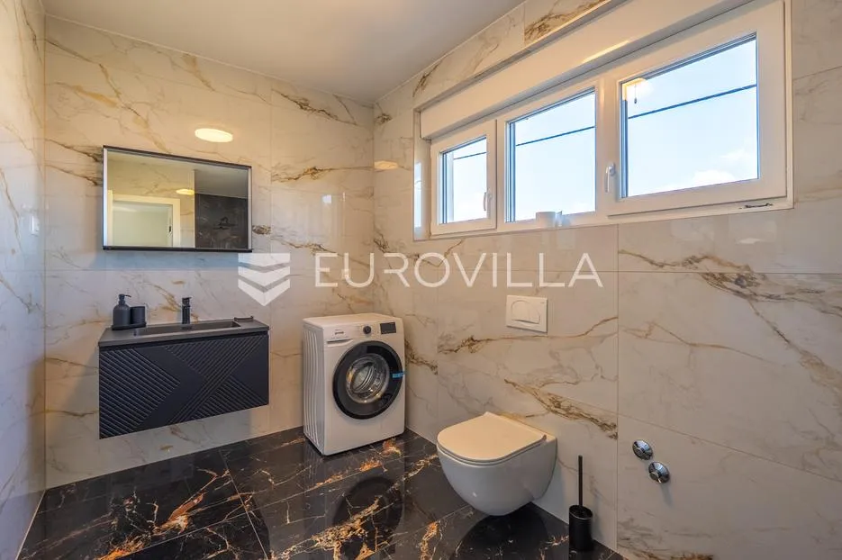 zadar, privlaka, moderna vila s bazenom, novogradnja, 300m od mora - slika 14
