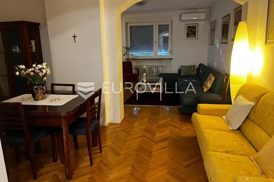 osijek, retfala, prodaja prostrane obiteljske kuće s garažom i uređenim dvorištem, površine 382 m² - slika 7