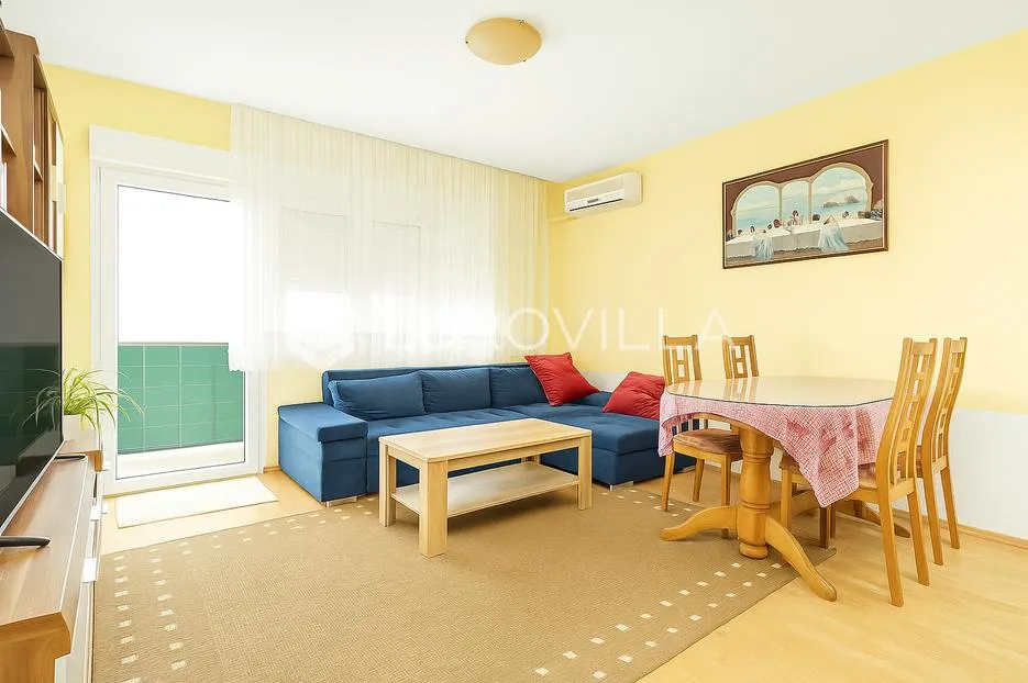 kaštel stari, trosoban stan površine 81.88 m² i poslovni prostor površine 32.65 m² - slika 2