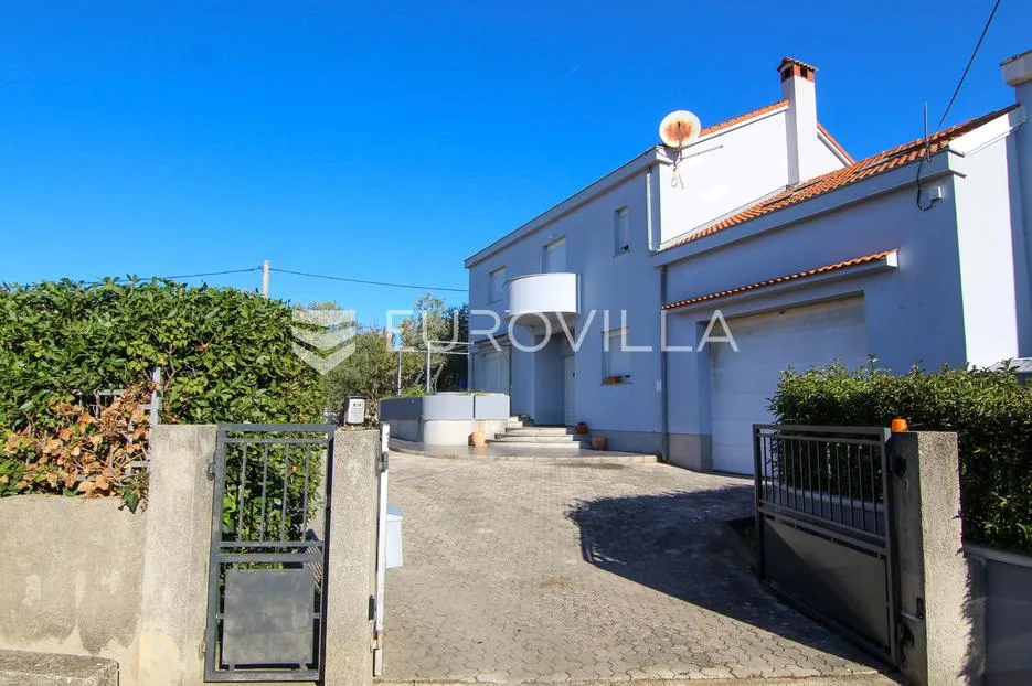 zadar, bokanjac, prostrana kuća površine 376 m² s velikim potencijalom - slika 5