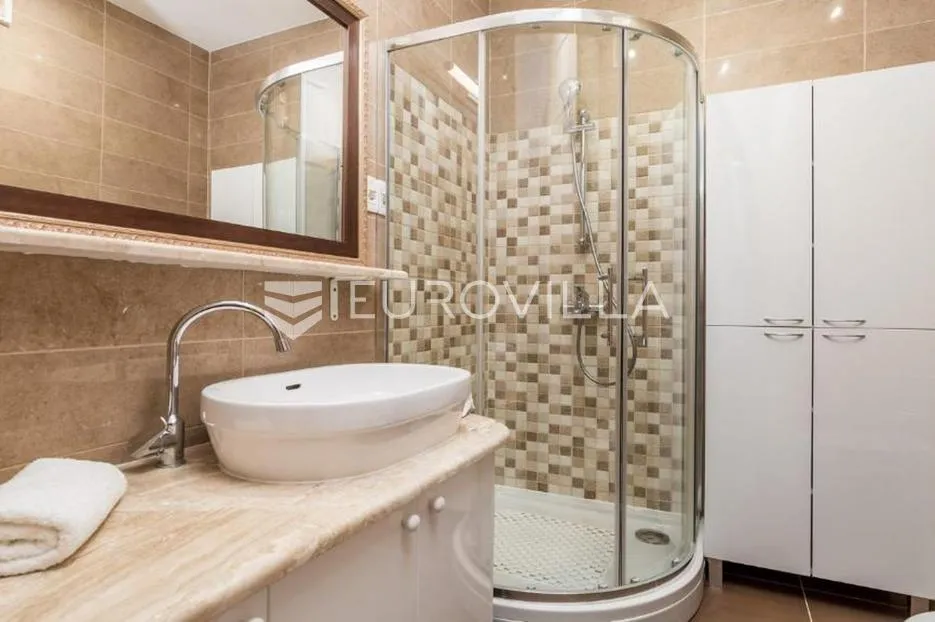 rijeka, centar, dva luksuzna studio apartmana u strogom centru - slika 12