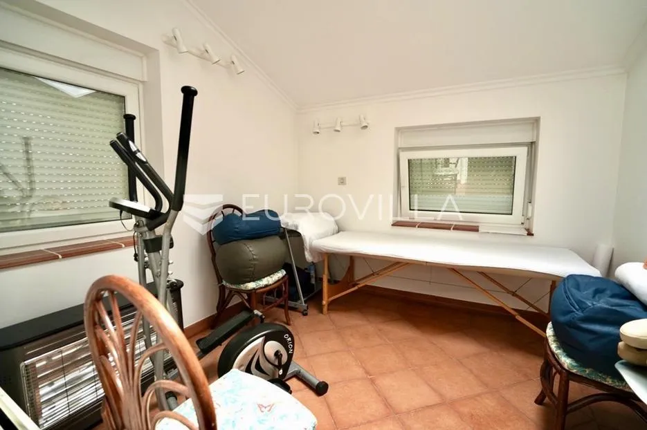 saršoni, etaža obiteljske kuće stambene površine od 109 m² s garažom - slika 8