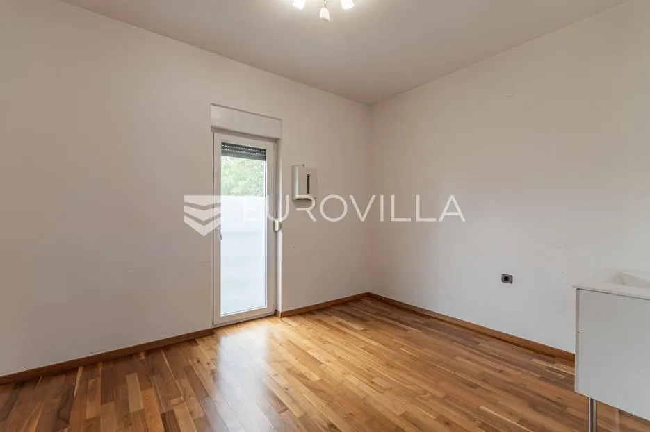 varaždin, centar, atraktivan poslovni prostor površine 228 m² - slika 3