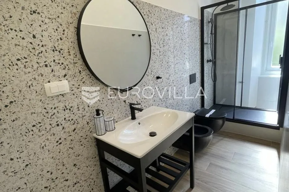 rijeka, centar, trosoban stan 81,31 m² kompletno adaptiran i moderno uređen - slika 14