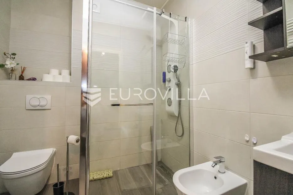 istra, rovinj, atraktivan dvosobni stan 400 m od centra starog grada - slika 18
