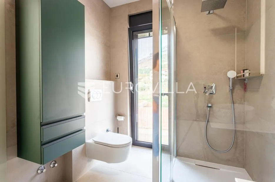 kaštel sućurac, novoizgrađena vila s bazenom i panoramskim pogledom na more - slika 22