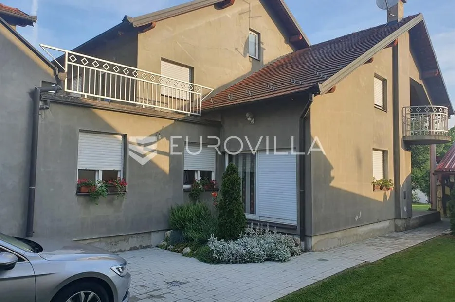 Vinkovci, kuća 300 m², centar, namještena, odmah useljiva
