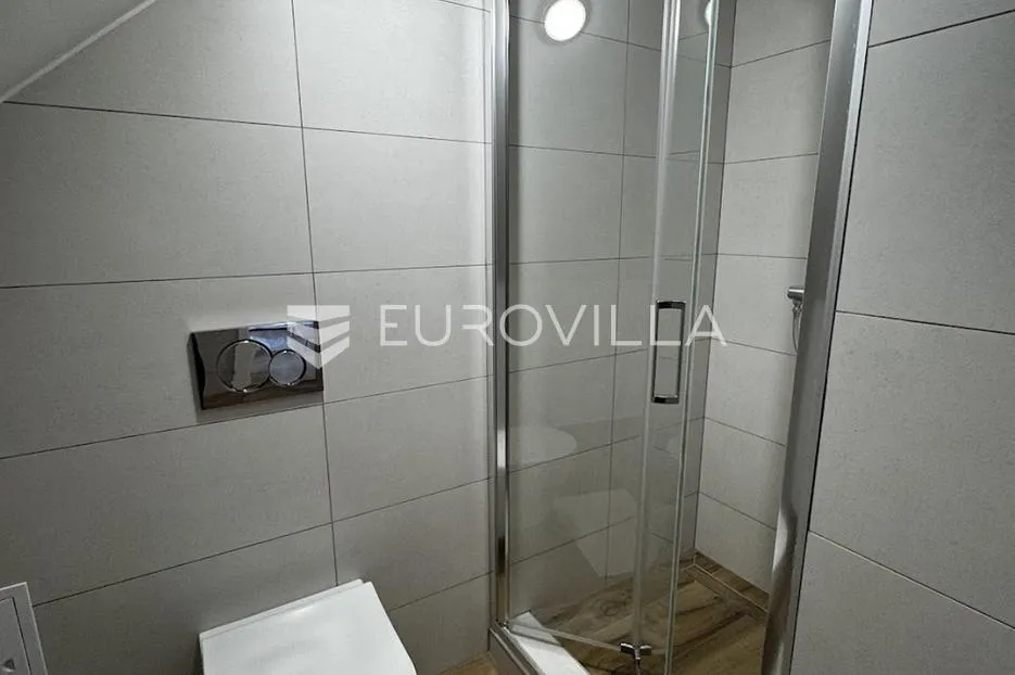 kaštela, kaštel sućurac, predivna kamena kuća uz more - slika 26