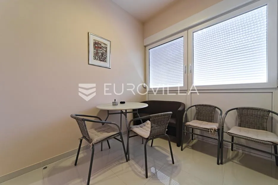 osijek, centar, najam uređenog četverosobnog stana površine 94 m² - slika 9