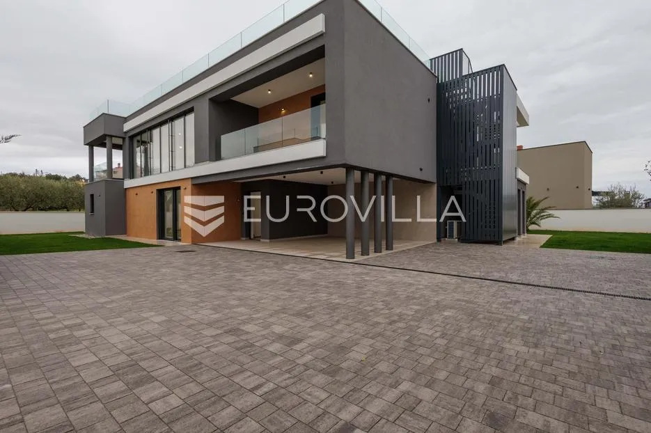istra, pomer, unikatna, moderna villa 20 m od mora 417 m² - slika 8