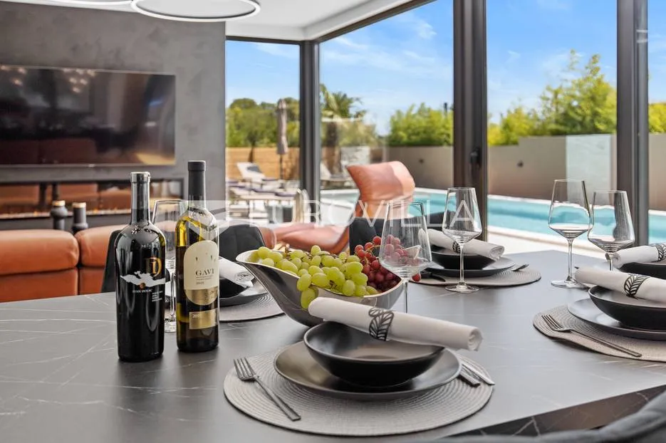 istra, medulin, prekrasna moderna dvojna vila 220 m² - slika 50