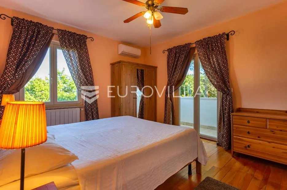 rakalj, predivna, prostrana villa s bazenom i velikom okućnicom, 452 m² - slika 23